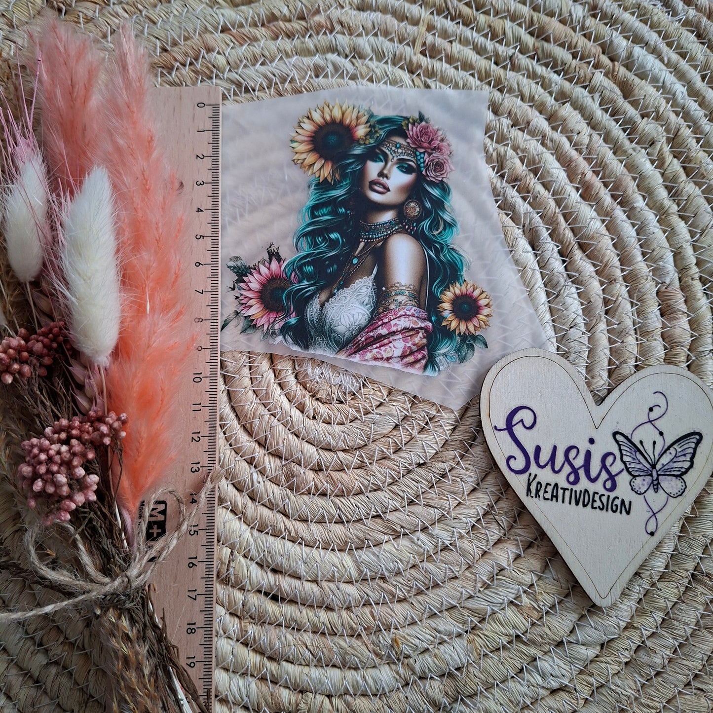 Bügelbild, Frau mit Sonnenblumen, Vintage