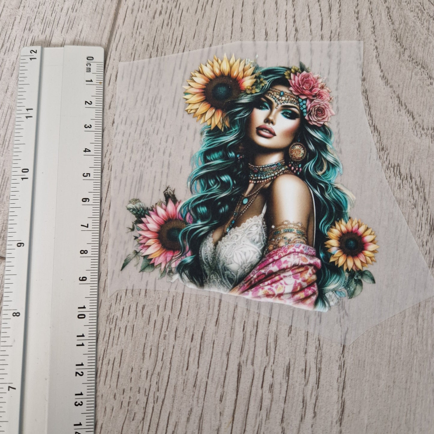 Frau mit Sonnenblumen