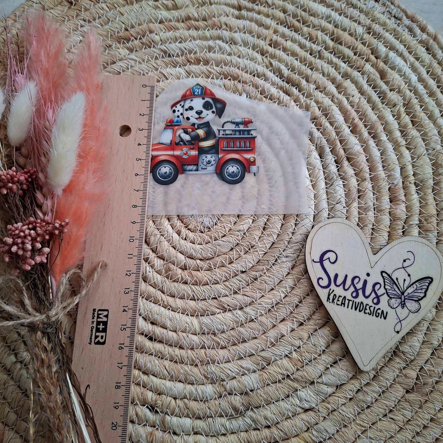 Bügelbild, Hund in Feuerwehr