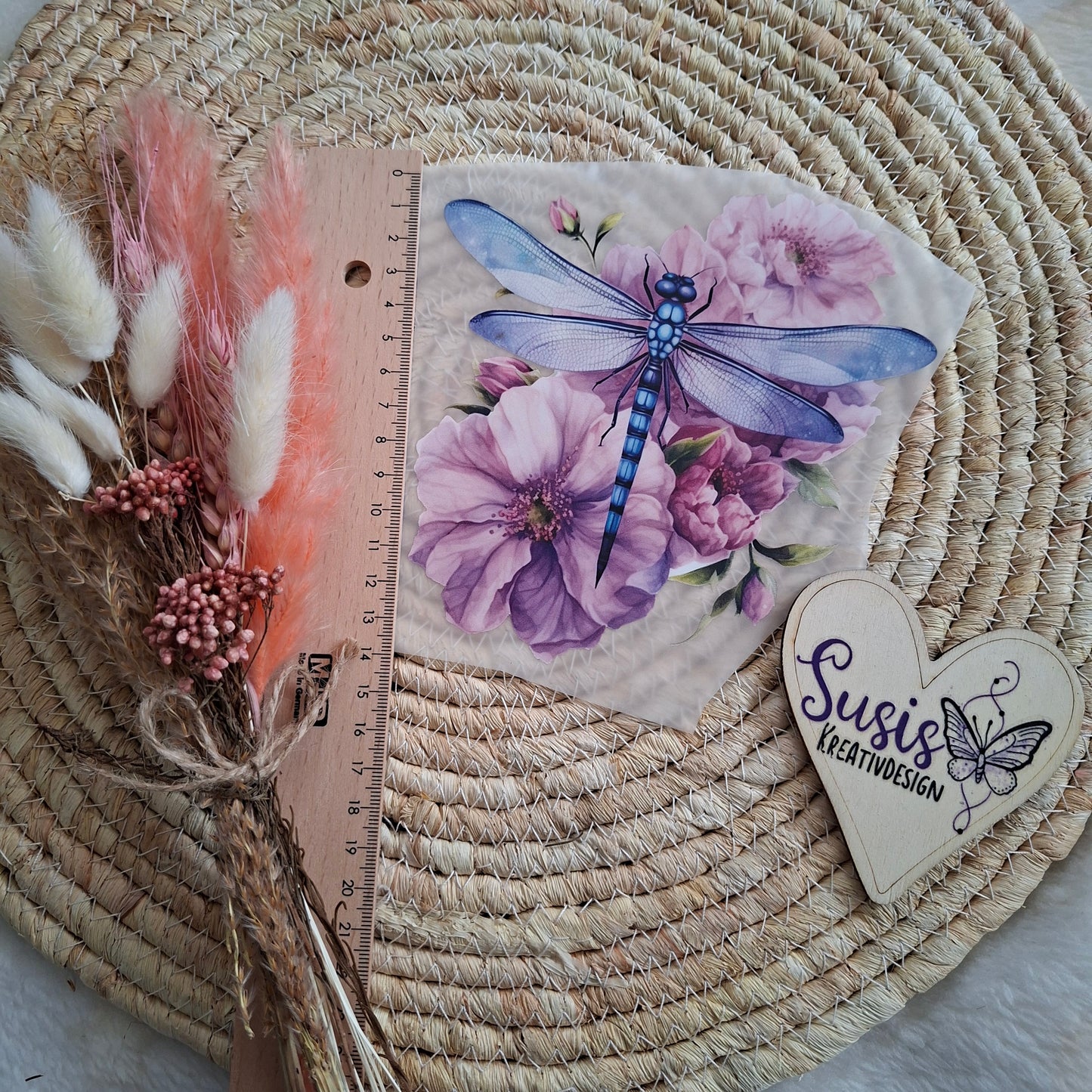 Bügelbild, Libelle mit Blume