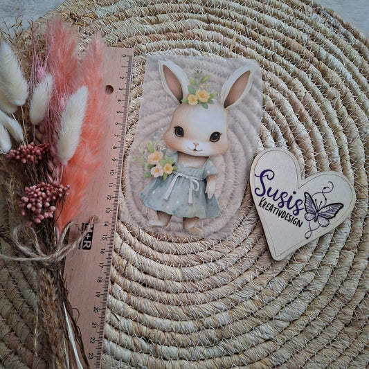 Bügelbild, Hasenmädchen mit Blumen