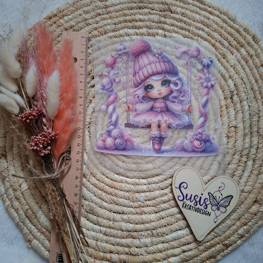 Bügelbild,Glitzer, Gnom, Mädchen auf Schaukel