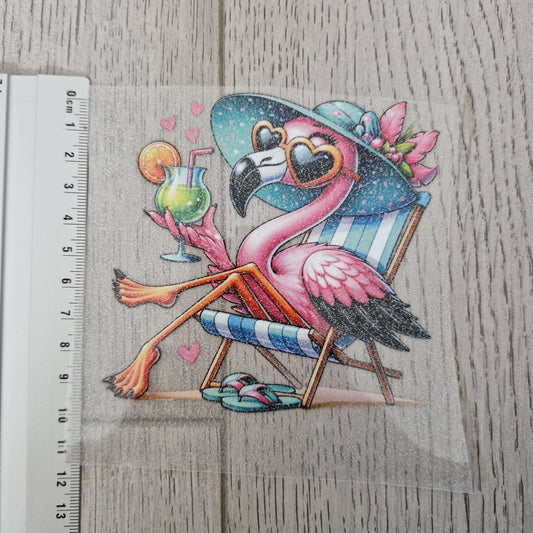 Pelikan im Liegestuhl