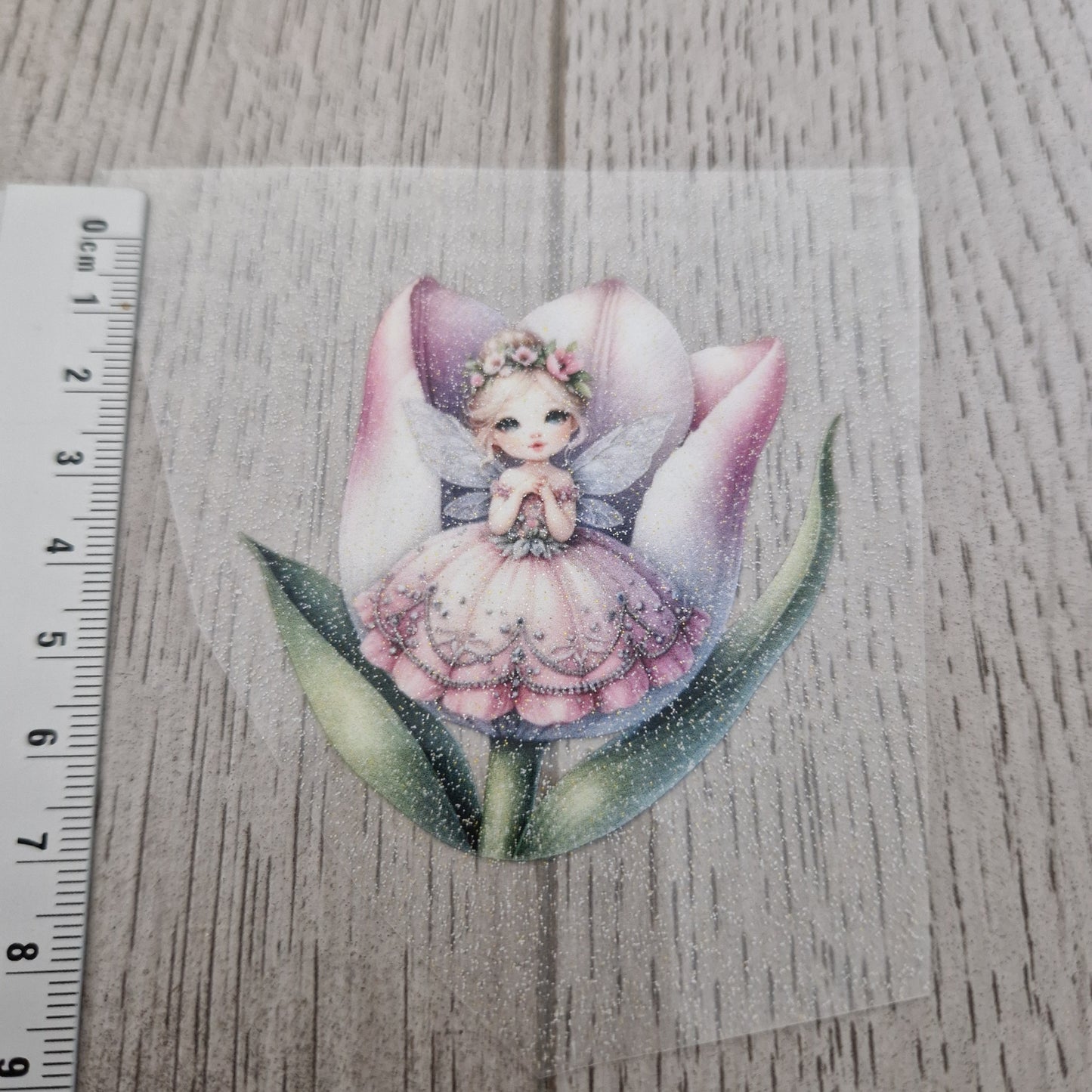 Fee in Blume